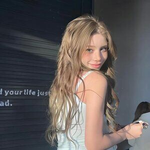 Meet your Posher, Cassandra